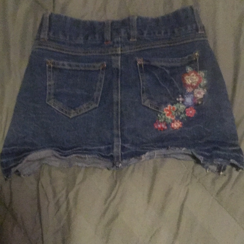 Mary-Kate and Ashley Denim Skirt - Picture 2 of 3